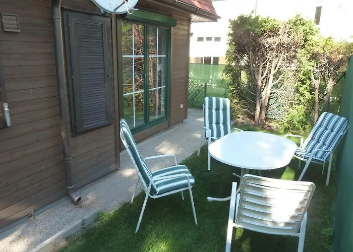 Apartment Cozy Cottage With Private Garden, Romantic Retreat *