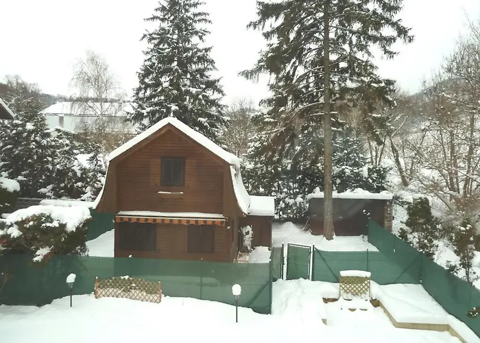 Apartment Cozy Cottage With Private Garden, Romantic Retreat *