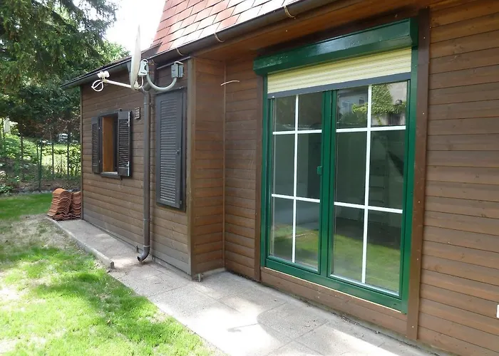 Apartment Cozy Cottage With Private Garden, Romantic Retreat *